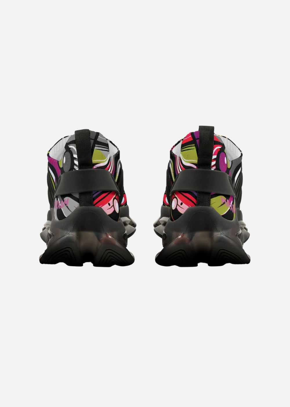 Rear design of men’s breathable black sneakers – odor-protected and designed for comfort