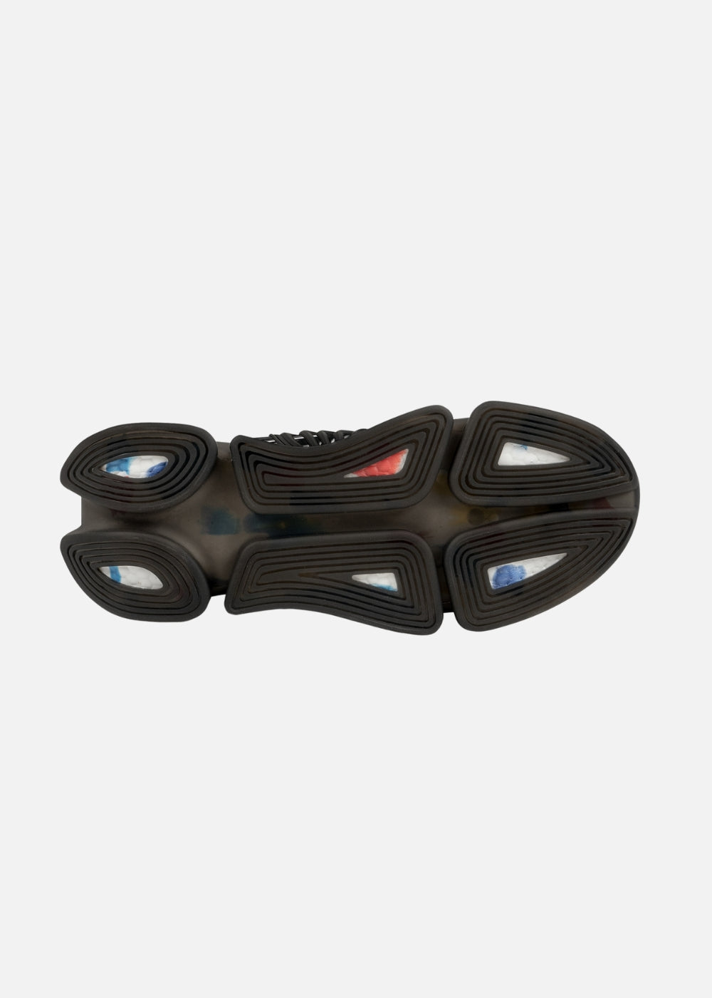 Grip-focused EVA sole of men’s black abstract sneaker – lightweight and ready for travel